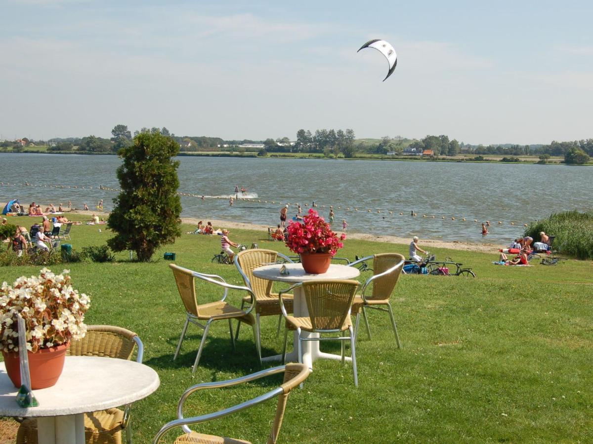Cosy Holiday Home In Noordwijkerhout Near Lake Esterno foto